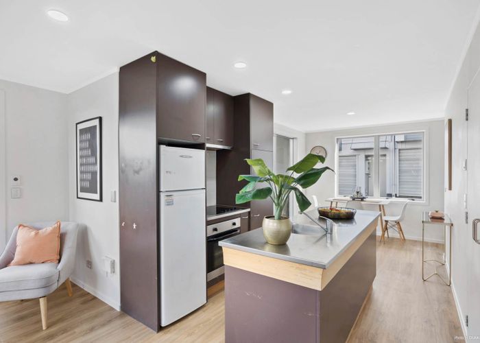  at 5/3 Wagener Place, Mount Albert, Auckland