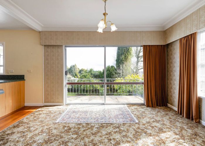  at 52 Forest Lake Road, Forest Lake, Hamilton, Waikato