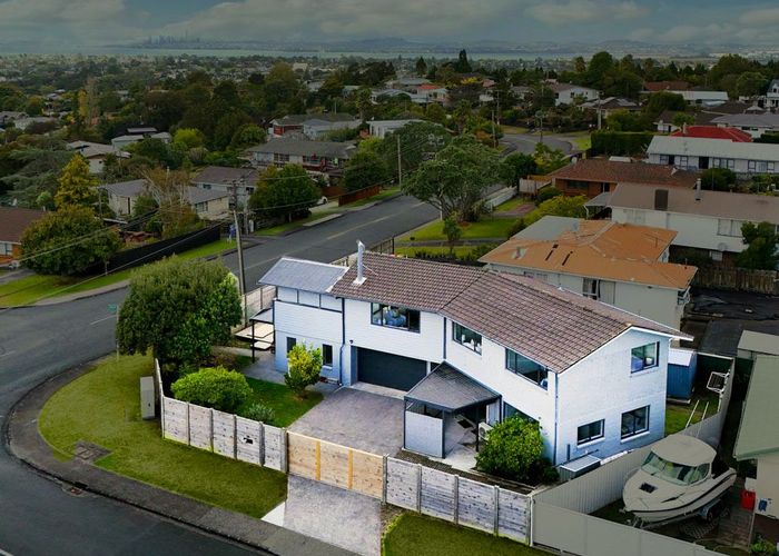  at 2A Redwood Drive, Massey, Waitakere City, Auckland