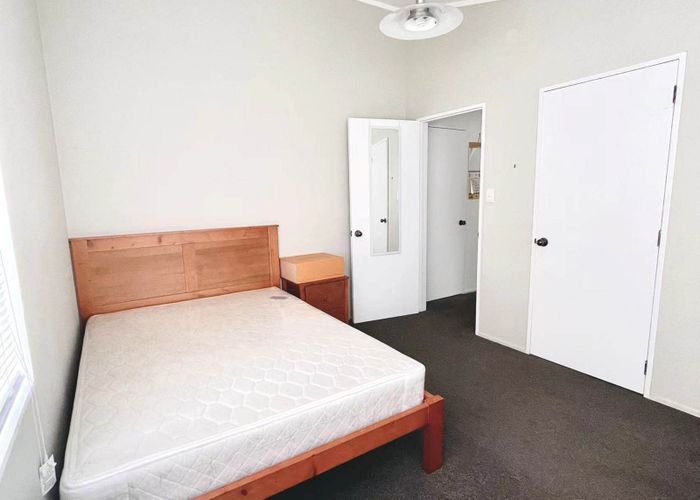  at 131 West Harbour Drive, West Harbour, Waitakere City, Auckland