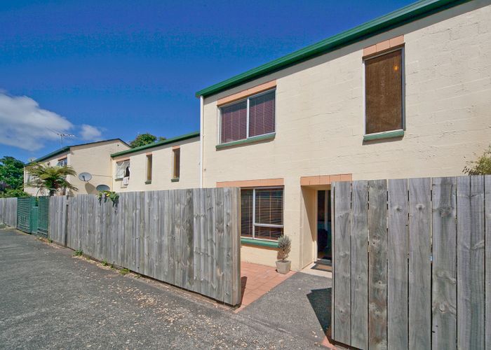  at 2/1214 New North Road, Mount Albert, Auckland