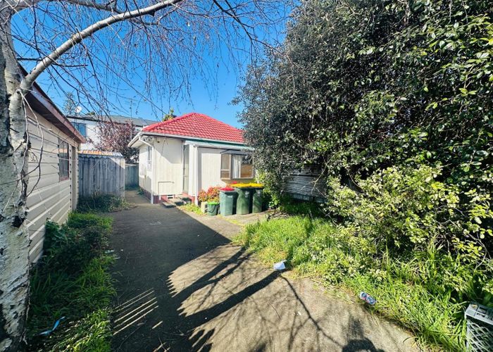  at 129 Russell Road, Manurewa, Auckland