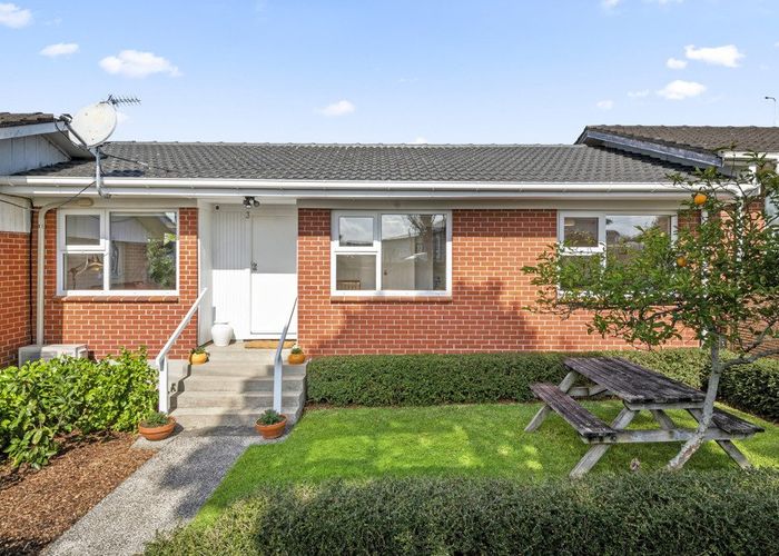  at 3/36 Parr Road South, Mount Albert, Auckland