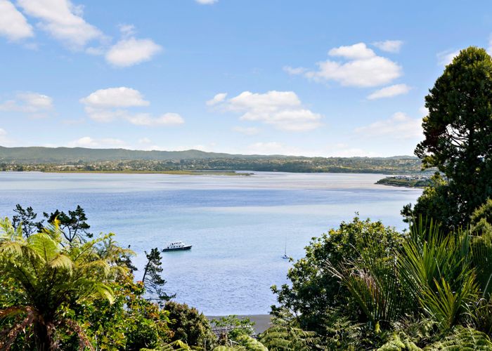  at 4/33-35 Teal Crescent, Beach Haven, North Shore City, Auckland