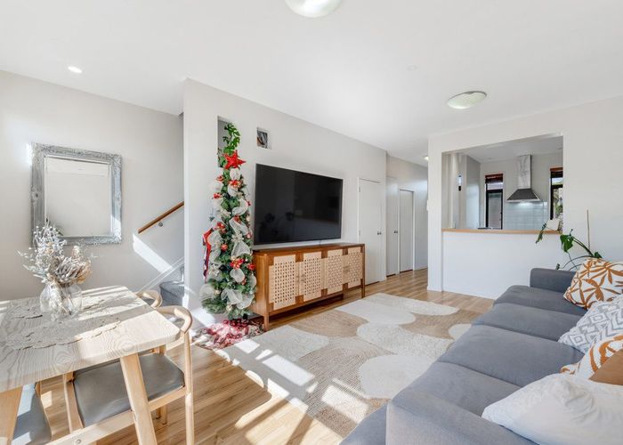  at 111/2 Armoy Drive, East Tamaki, Manukau City, Auckland