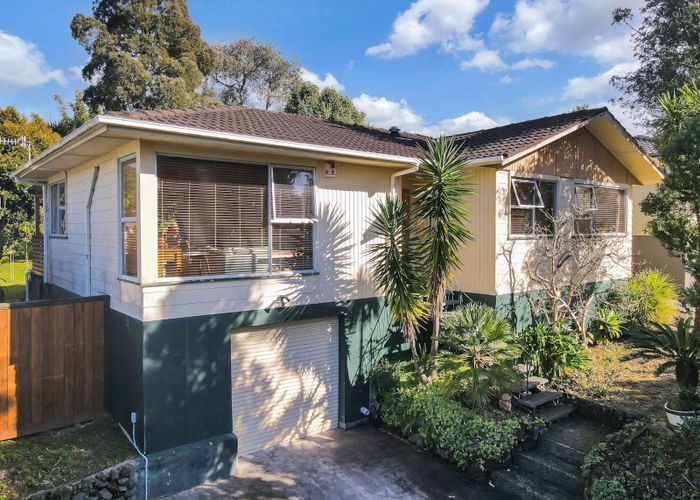  at 44 Normanton Street, Glenfield, Auckland