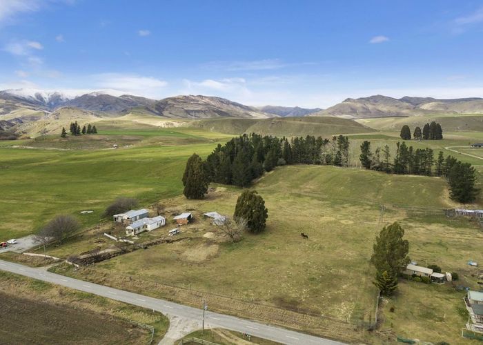  at 560 Ardgour Road, Tarras, Cromwell