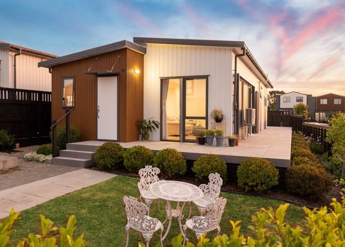  at 1 Canna Street, Totara Park, Auckland