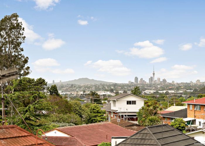  at 2/4219 Great North Road, Glendene, Auckland