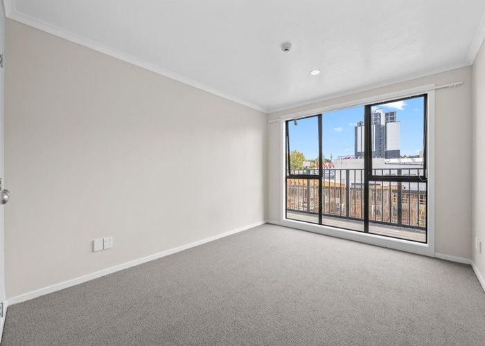  at 3T/1 Wadier Place, Henderson, Waitakere City, Auckland