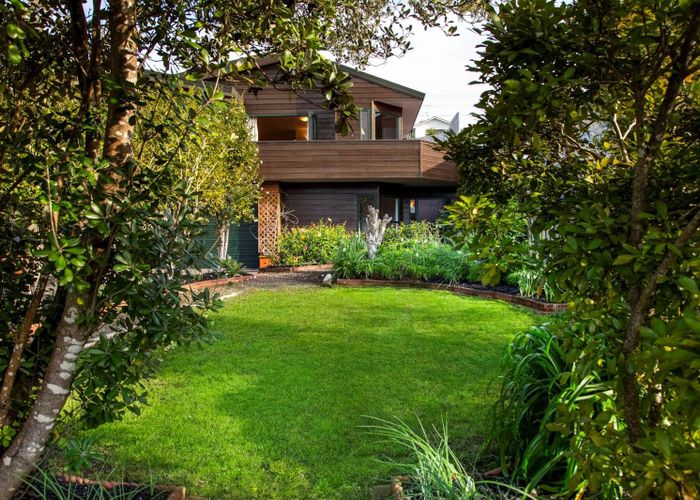  at 9  Highwood Grove, Torbay, North Shore City, Auckland