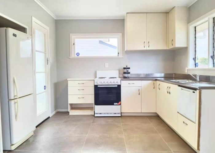  at 91 Hillsborough Road, Hillsborough, Auckland