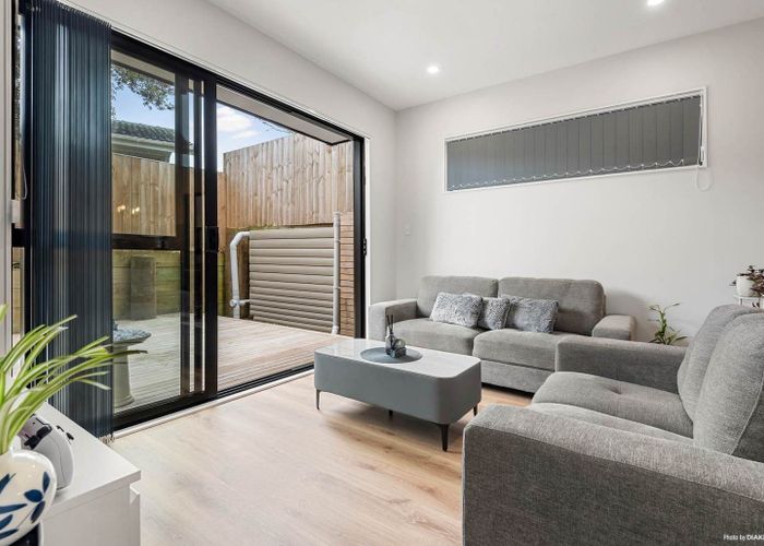  at 8B Hobart Crescent, Wattle Downs, Manukau City, Auckland