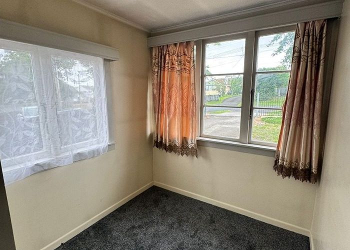  at 109 Woodglen Road, Glen Eden, Waitakere City, Auckland