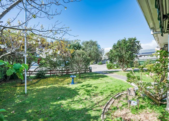  at 12 Tobys Way, Waikanae Beach, Waikanae