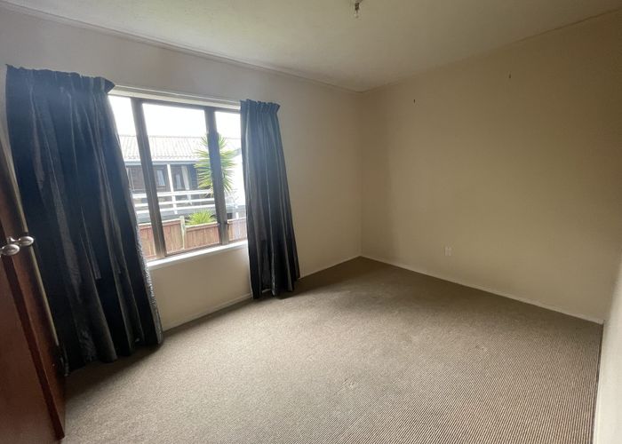  at 28 Venus Place, Half Moon Bay, Manukau City, Auckland