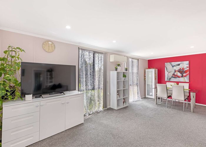  at 1/8 Kirklow Place, Goodwood Heights, Auckland