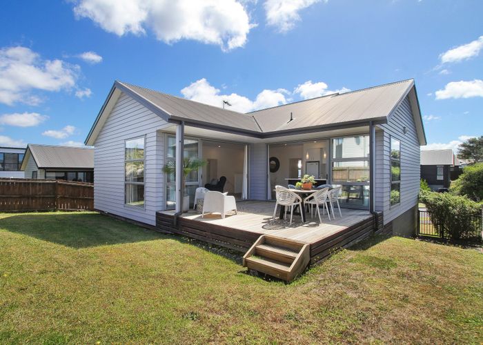  at 76 Castledine Crescent, Glen Innes, Auckland