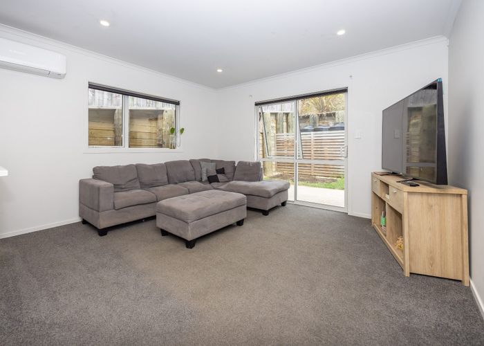  at 2/16 Rothwell Street, Dinsdale, Hamilton