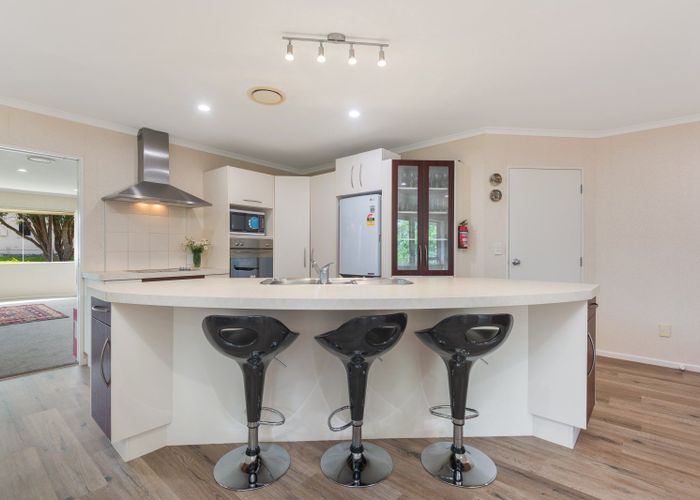 For sale 158 Ruapehu Drive, Fitzherbert, Palmerston North, Manawatu