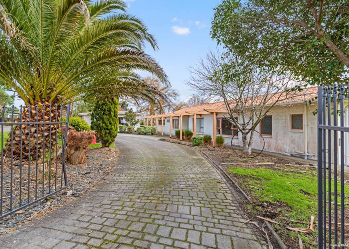  at 275 Postman Road, Albany