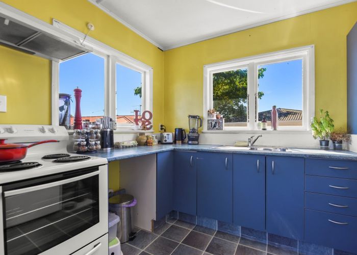  at 1 Barnicoat Place, Richmond