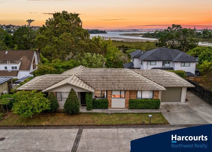  at 169j Colwill Road, Massey, Waitakere City, Auckland