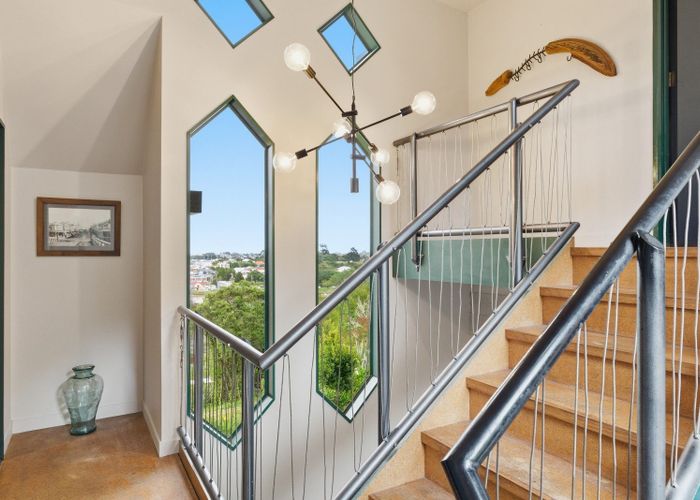  at 8 Wairere Road, Bastia Hill, Whanganui, Manawatu / Whanganui