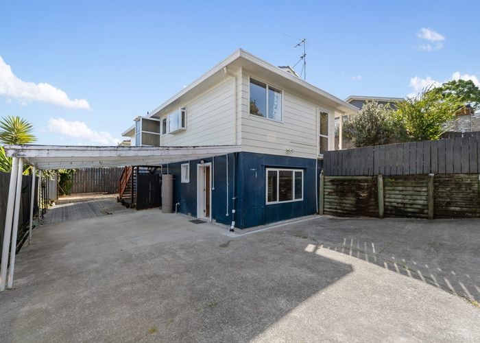  at 1/14 Chislehurst Street, Henderson, Waitakere City, Auckland