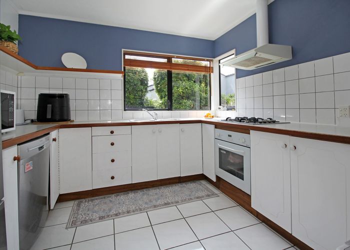  at 32B Fortunes Road, Half Moon Bay, Auckland
