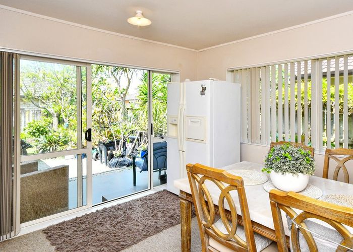  at 5 Clare Place, Favona, Auckland