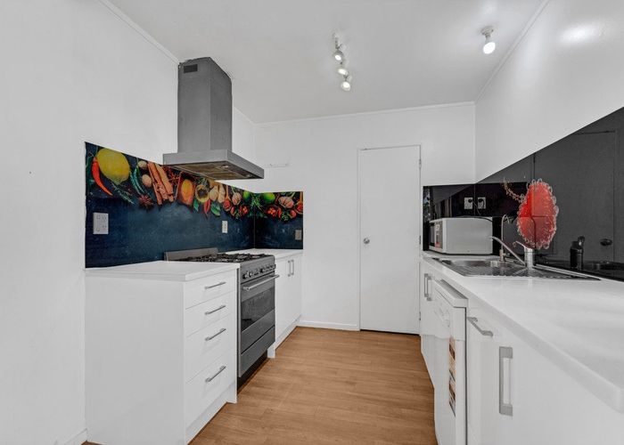  at 2/40 Chartwell Avenue, Glenfield, North Shore City, Auckland
