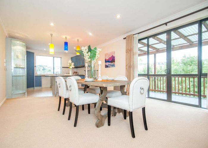  at 27 Medallion Drive, Oteha, Auckland