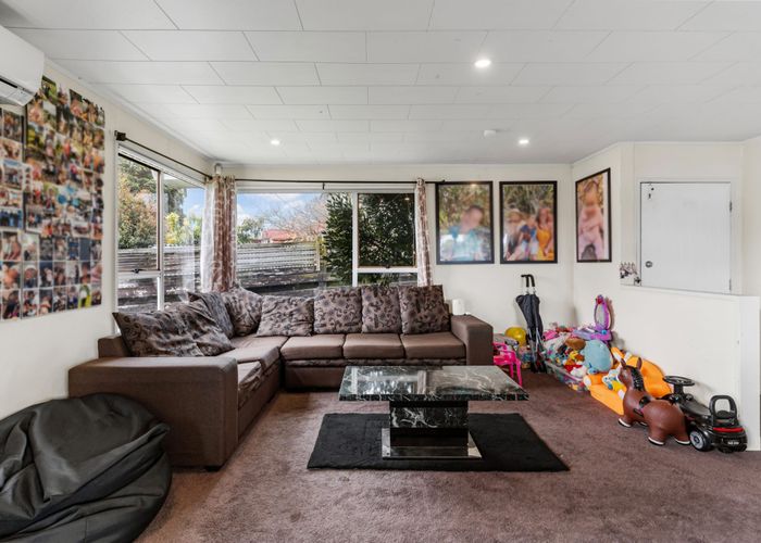  at 2/9 Heathberry Close, Papatoetoe, Manukau City, Auckland