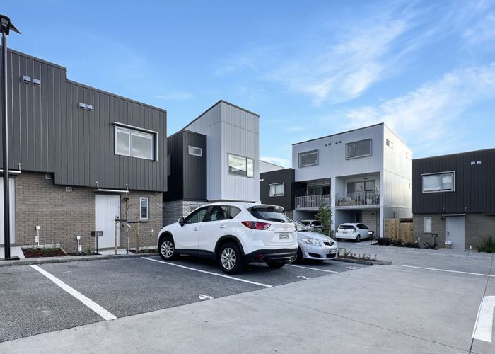  at 2 Ngae Place, Mangere East, Manukau City, Auckland
