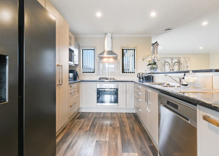  at 3 Peter Way Place, Glenview, Hamilton