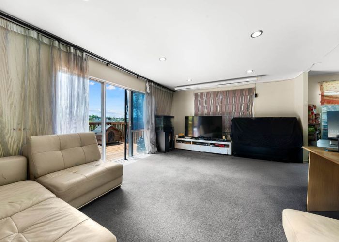  at 6 Theban Place, Totara Vale, North Shore City, Auckland