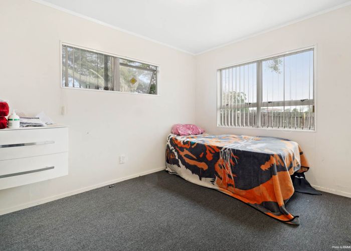 at 1/221 Buckland Rd, Mangere East, Auckland