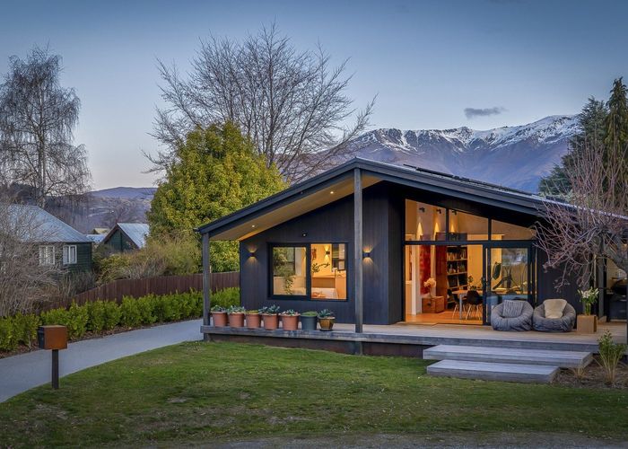  at 10 Preston Drive, Arrowtown, Arrowtown