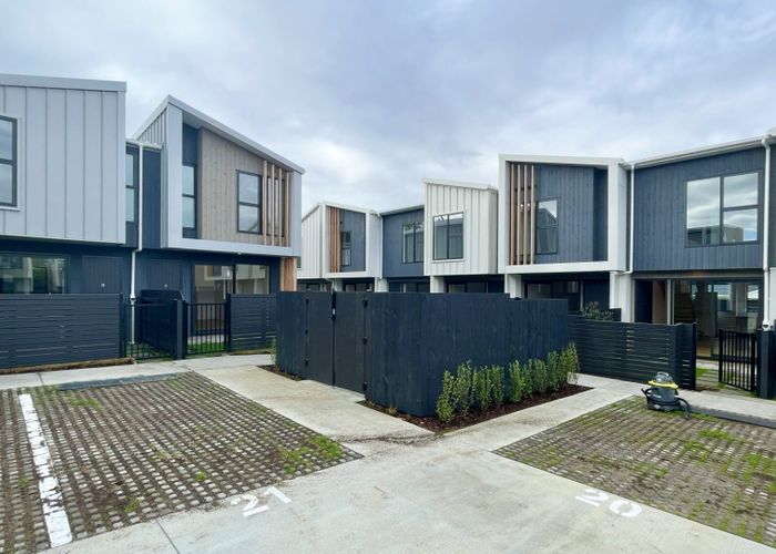  at 22/82 East Coast Road, Milford, North Shore City, Auckland