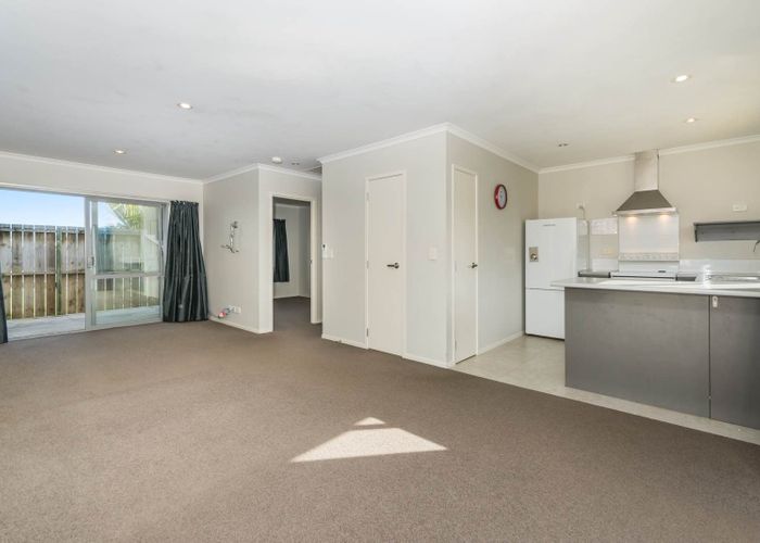  at 32b Braemar Road, Rothesay Bay, North Shore City, Auckland
