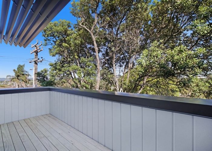  at 4/150 Royal Road, Massey, Waitakere City, Auckland
