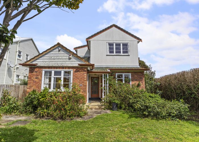  at 320 Point Chevalier Road, Point Chevalier, Auckland
