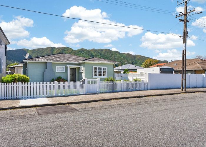  at 21 Leighton Avenue, Waiwhetu, Lower Hutt, Wellington