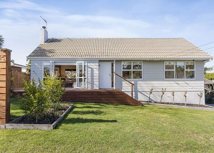  at 15 Sunkist Bay Road, Beachlands, Auckland