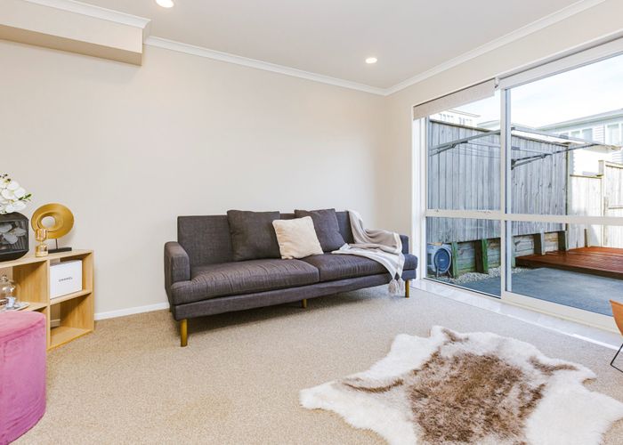  at 33 Adamson Road, Flat Bush, Manukau City, Auckland