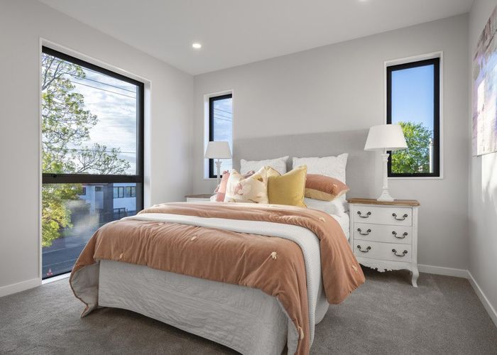  at 112 Beach Road, Te Atatu Peninsula, Waitakere City, Auckland