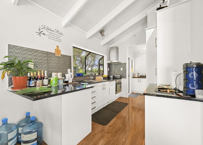  at 3 Flamingo Court, Goodwood Heights, Auckland