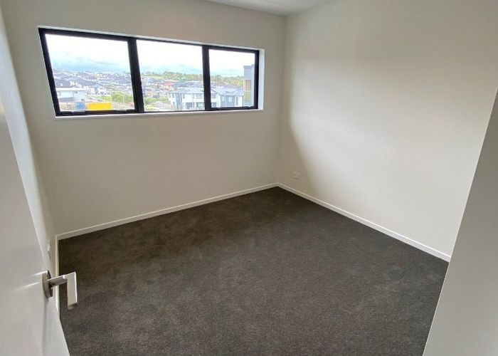  at 205/5 Newelm Lane, Flat Bush, Auckland