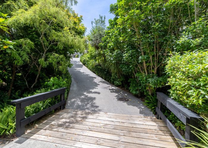  at 100 Beach Road, Mellons Bay, Manukau City, Auckland